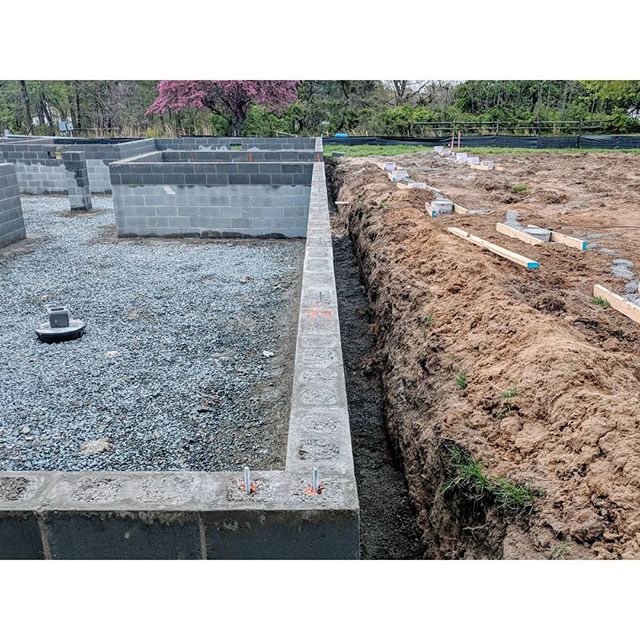 04/25/18 - Week 7 - #CMU #foundationwalls are up and grouted. #martinsgrehl