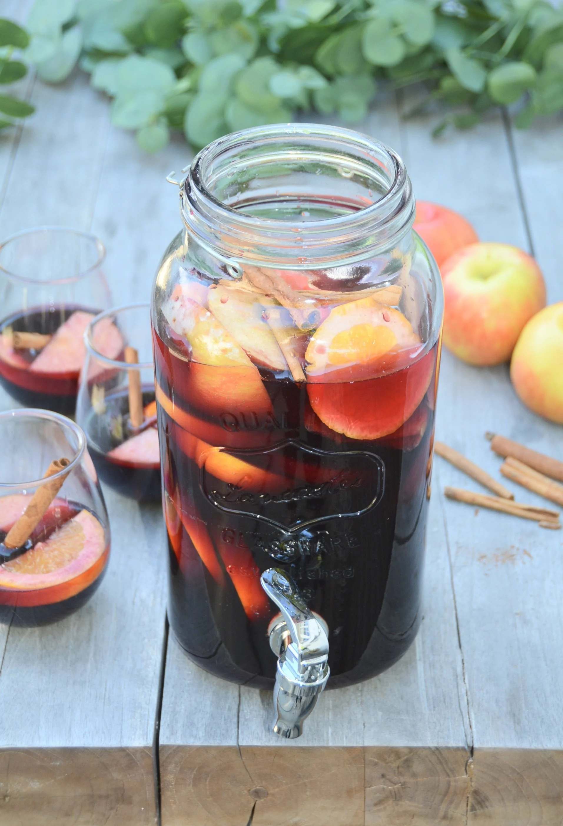 9 Cocktails for Your Grammy Party