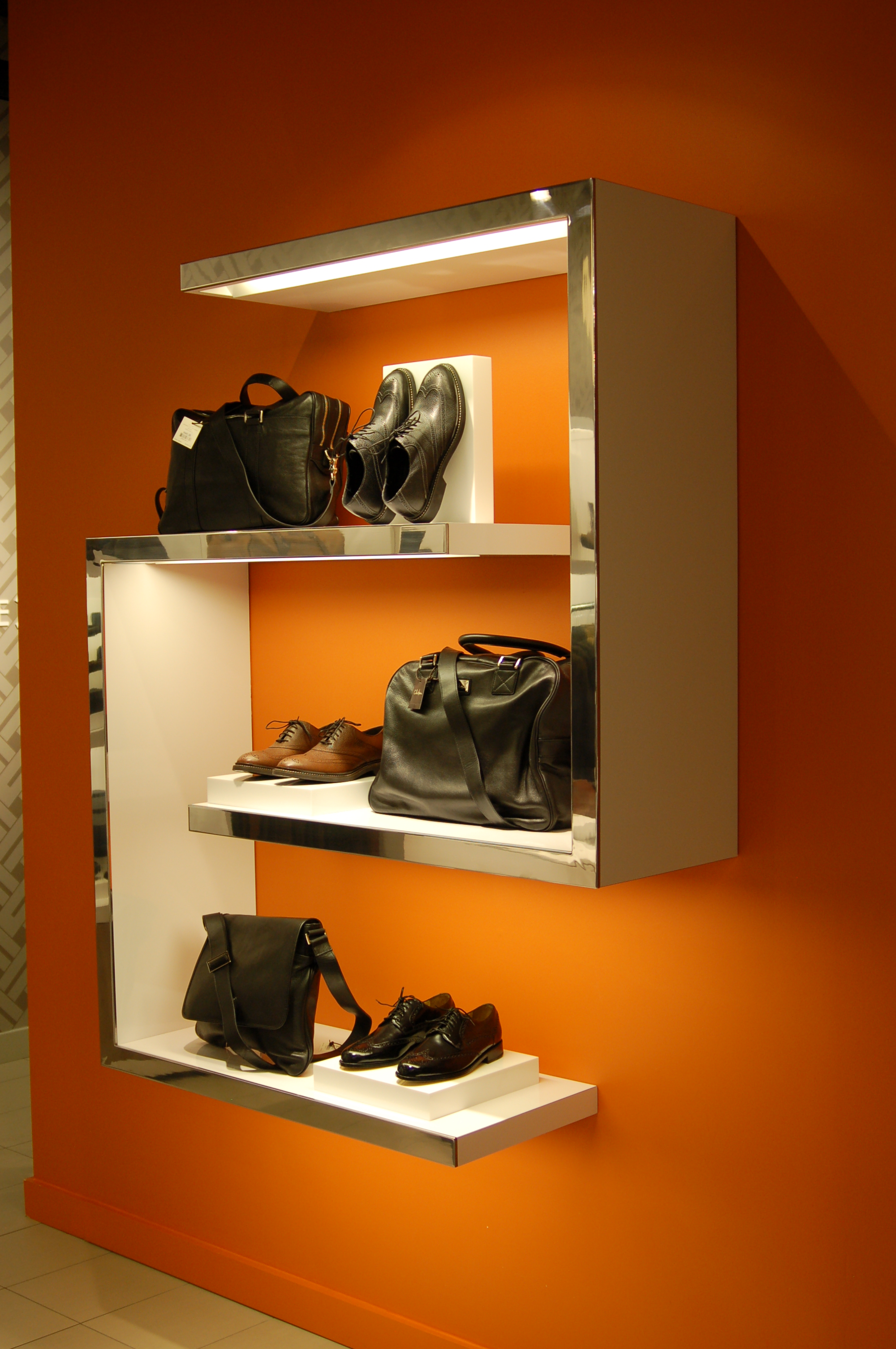 shoe display rack for retail store on Ross Display