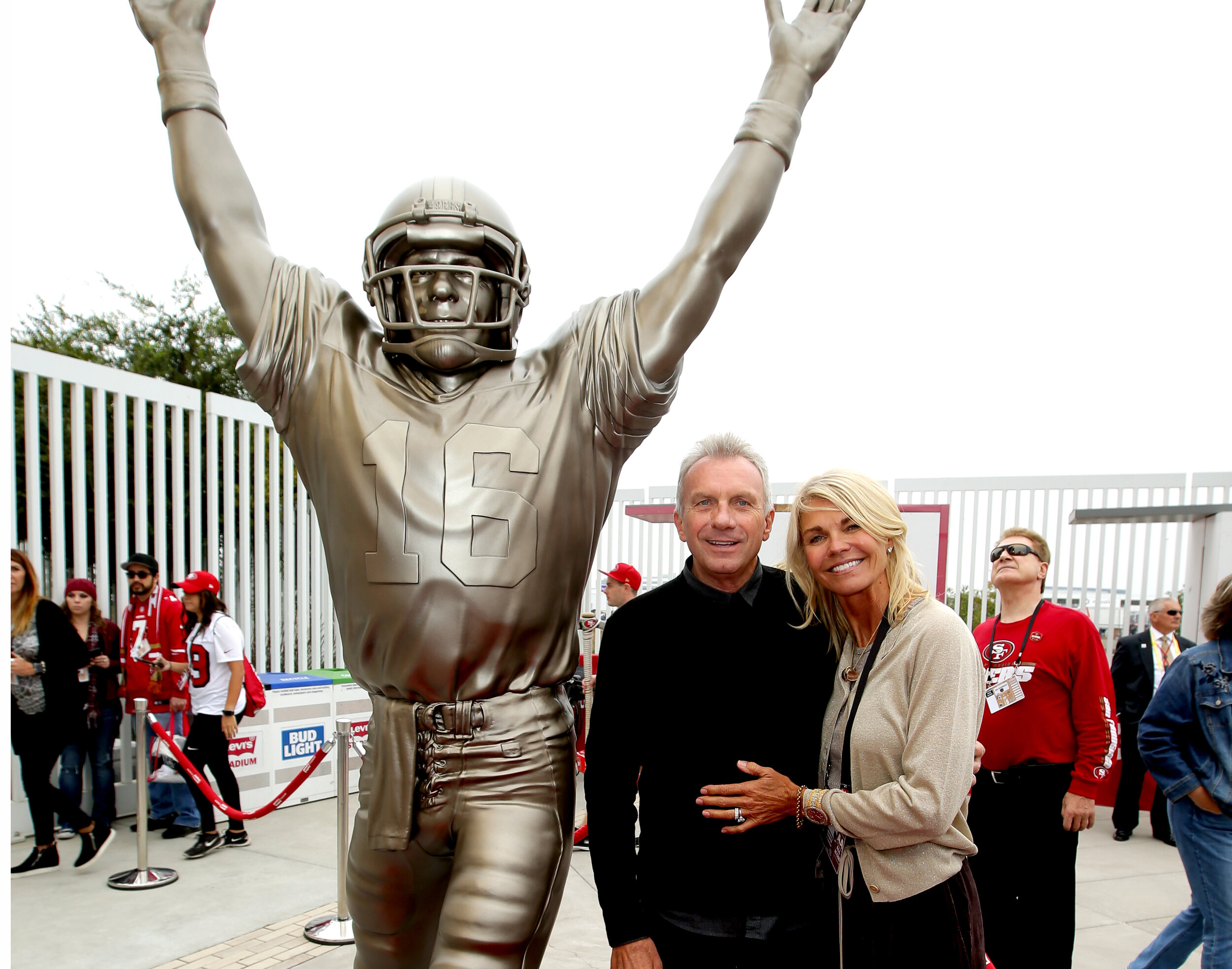 Joe Montana with Sculpture - Santa Clara, CA