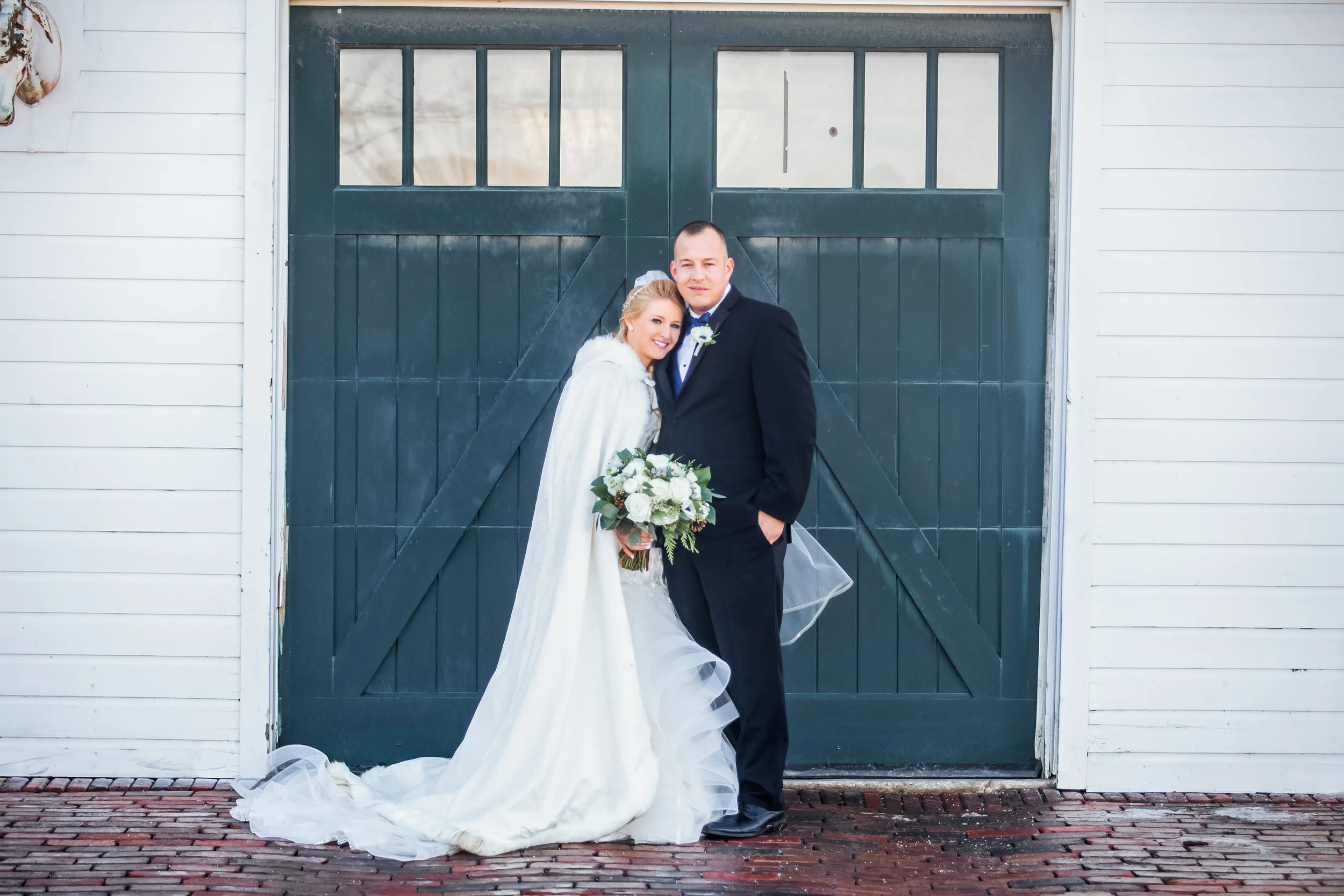 Michele &amp; Tim’s Rustic Chic Winter Wedding at Mildale Farm
