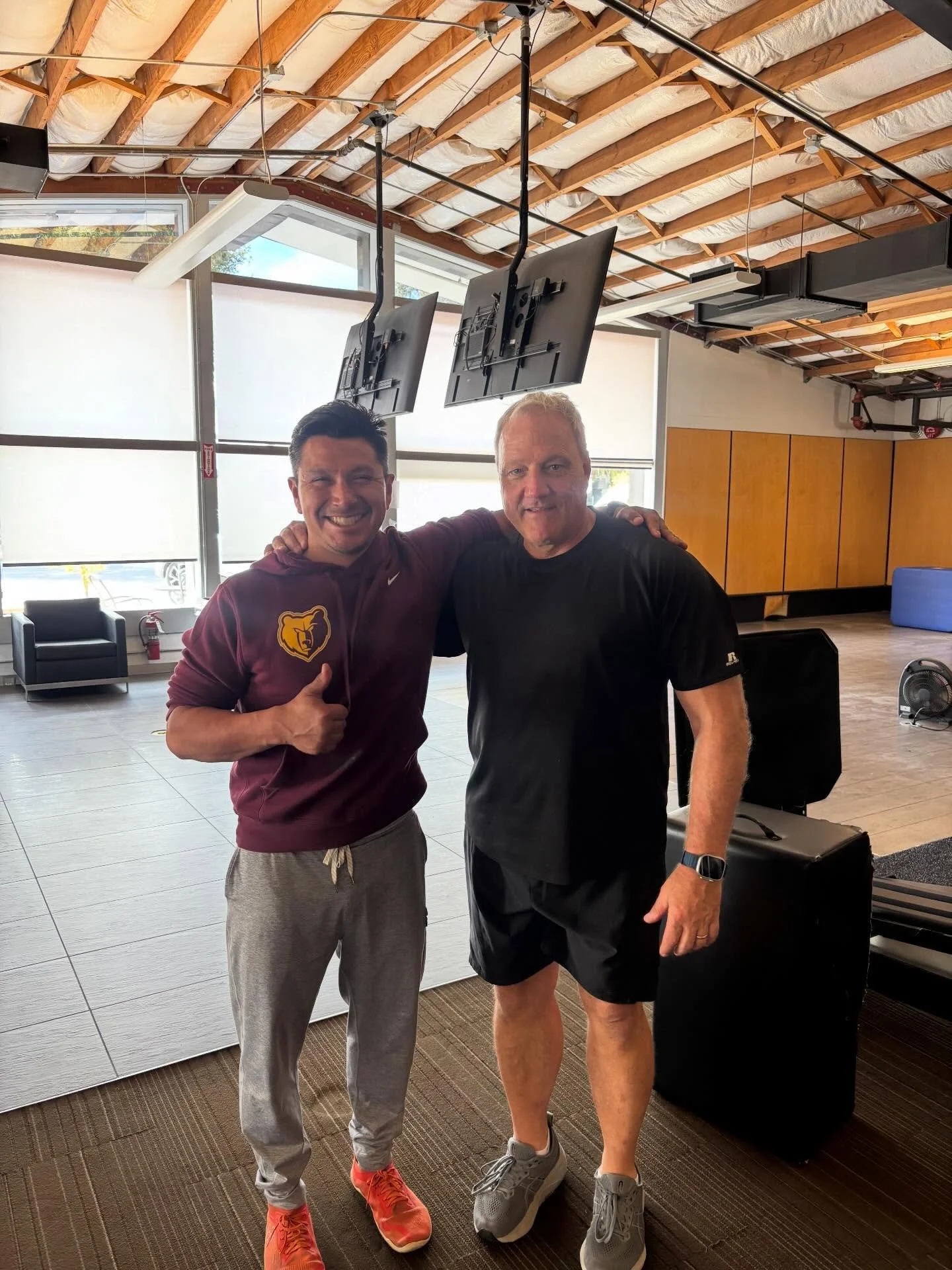 So busy this past month with everything I didn't have a chance to post about the last days at 550! 

Thank you the ever powerful @axispt and @alli.allen for an amazing new gym at 700! It's a dream come true and I'm looking forward to seeing my daught