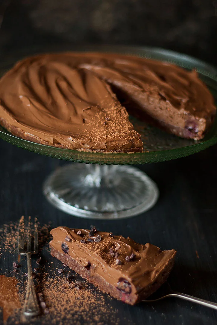 RAW CHOCOLATE MOUSSE TORTE