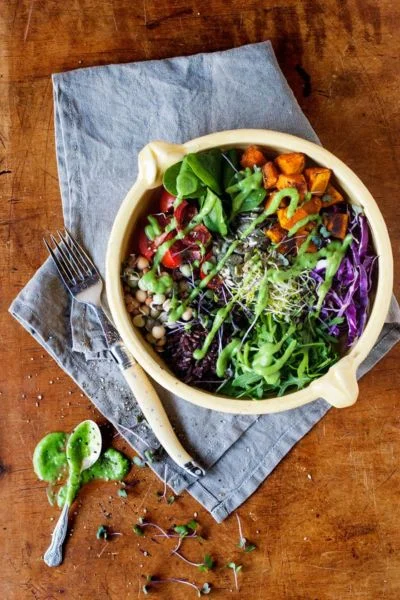 GODDESS BOWL WITH GREEN DRESSING