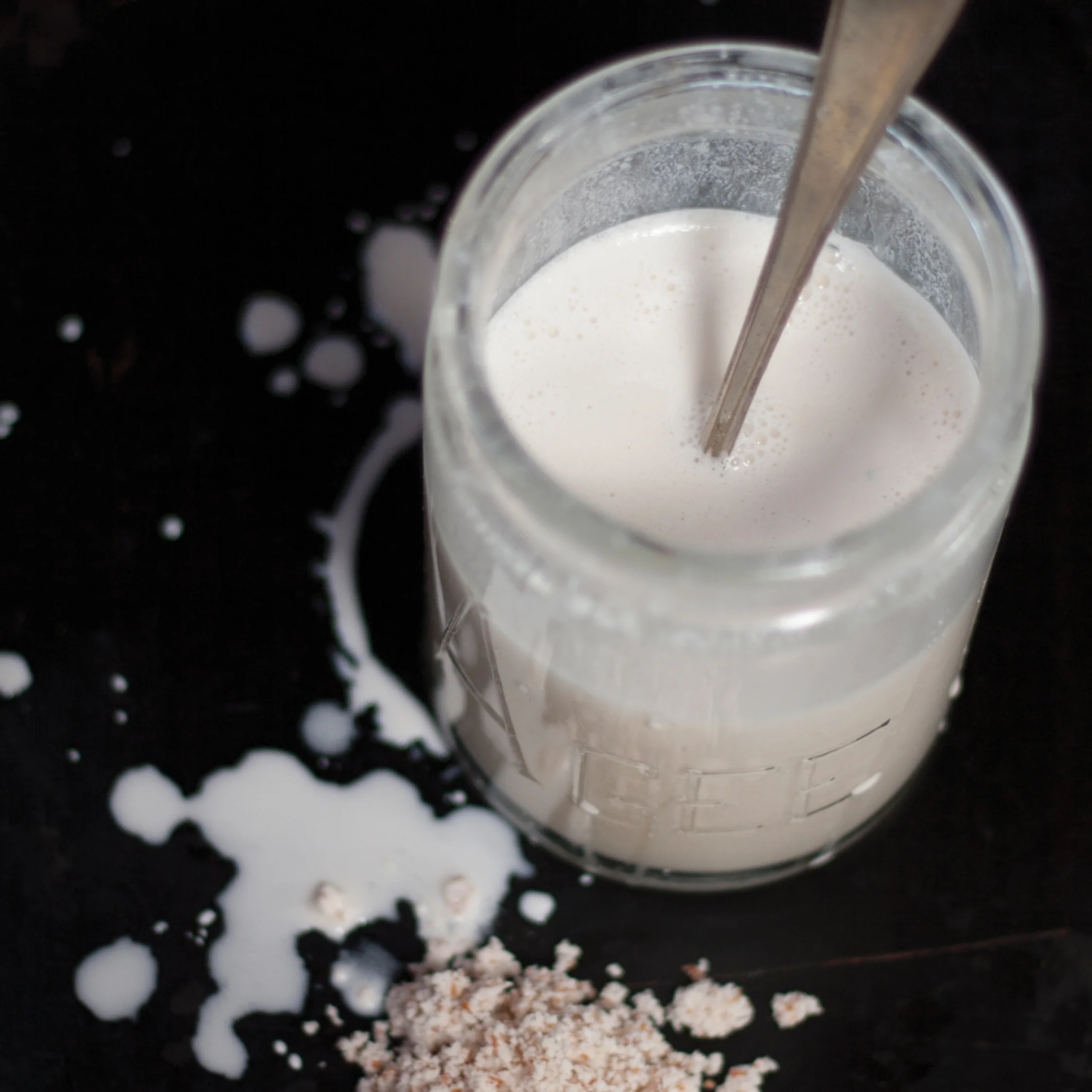 HOW TO MAKE ALMOND MILK & SKIN BENEFITS