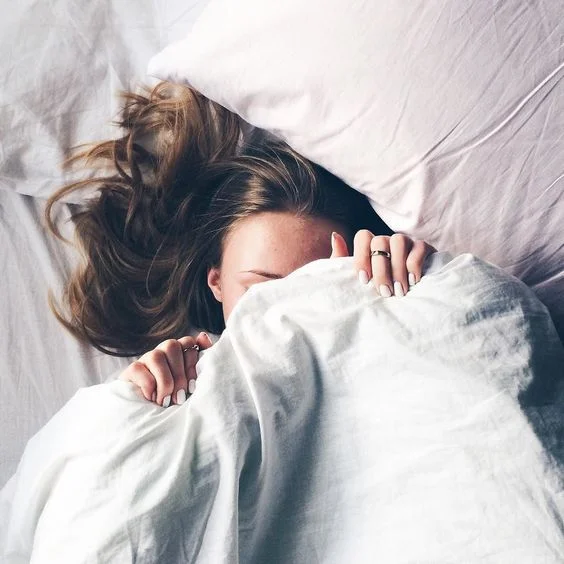12 TIPS TO IMPROVE SLEEP & REDUCE SKIN AGEING