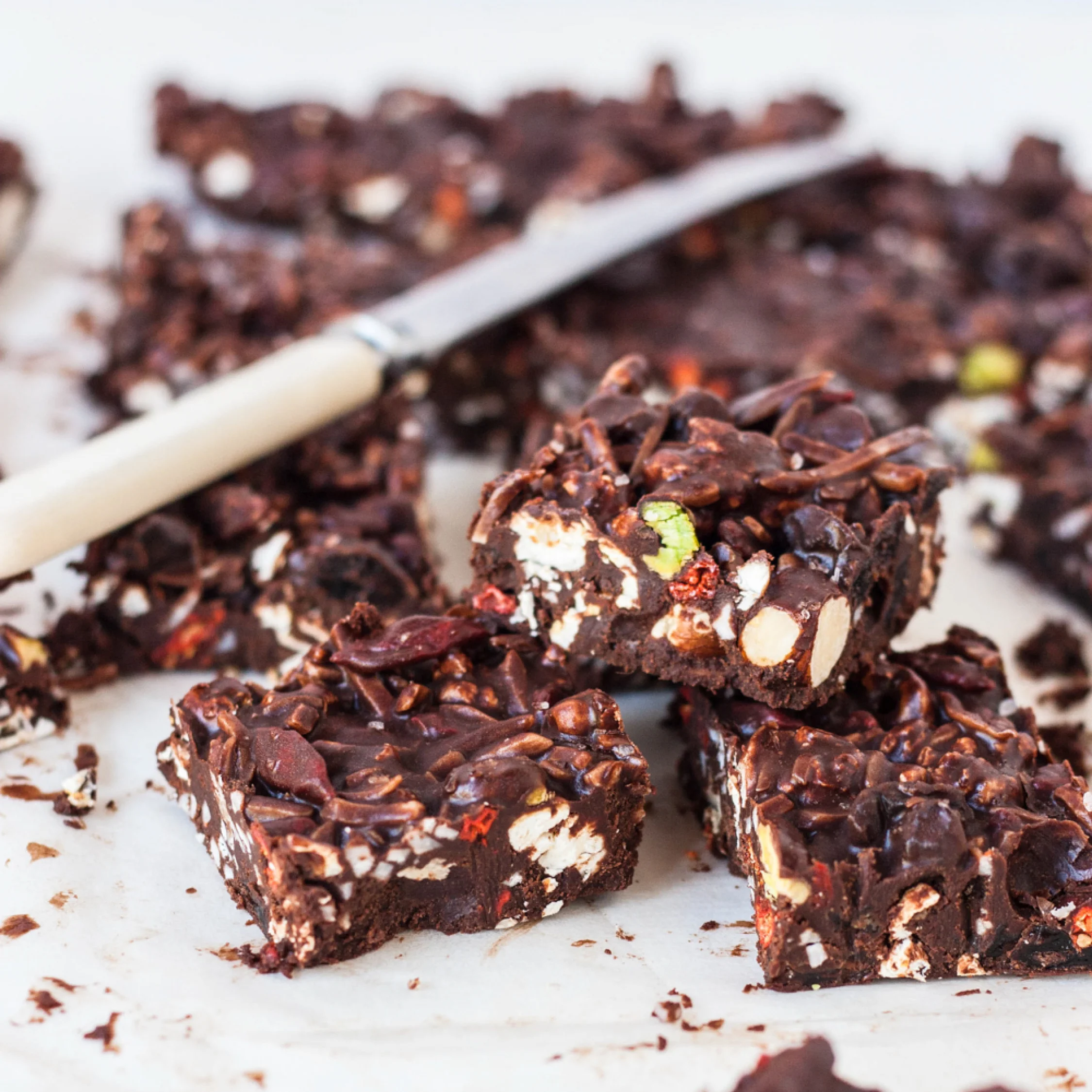 FESTIVE ROCKY ROAD | SIMPLE, EASY, HEALTHY