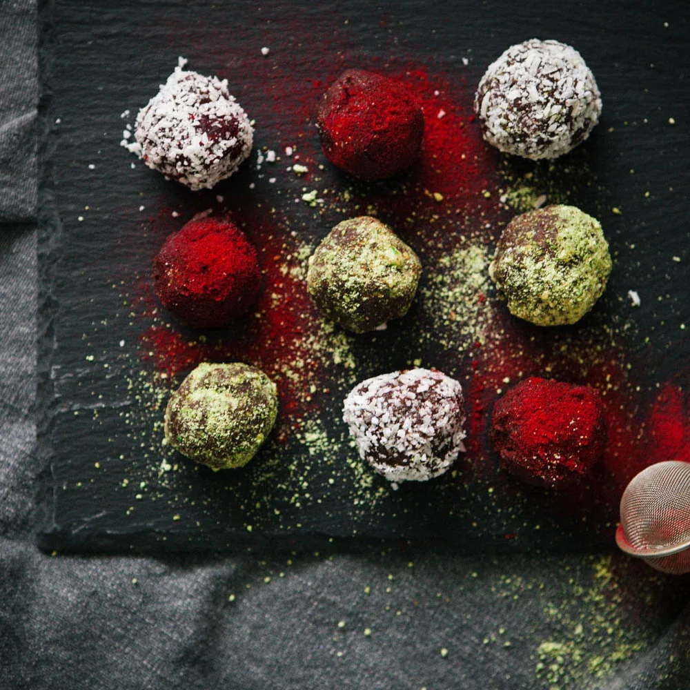 EASTER TREATS | RAW CACAO BLISS BALLS
