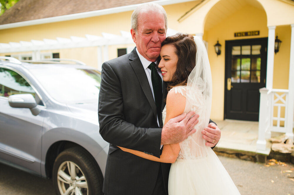 airlie-warrenton-bride-father-emotional-picture-by-Gabriele-Stonyte-Photography