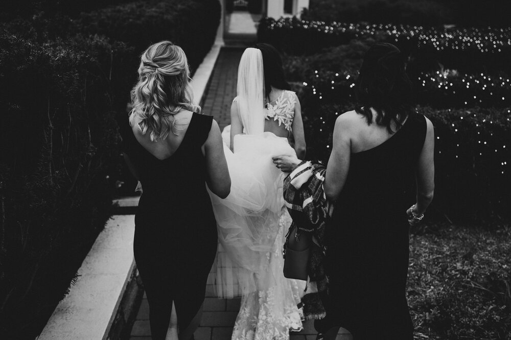 airlie-warrenton-bride-walking-wedding-picture-by-Gabriele-Stonyte-Photography