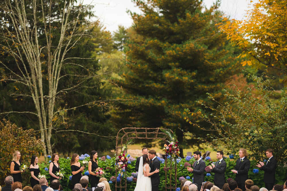 airlie-warrenton-wedding-ceremony-first-kiss-picture-by-Gabriele-Stonyte-Photography
