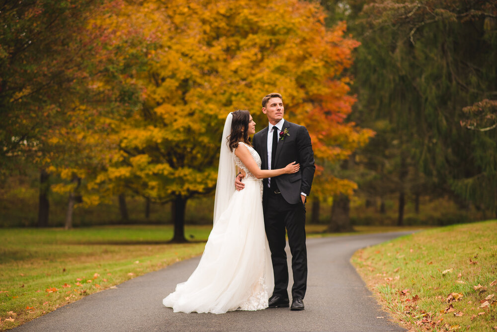airlie-warrenton-fall-season-wedding-bride-groom-picture-by-Gabriele-Stonyte-Photography