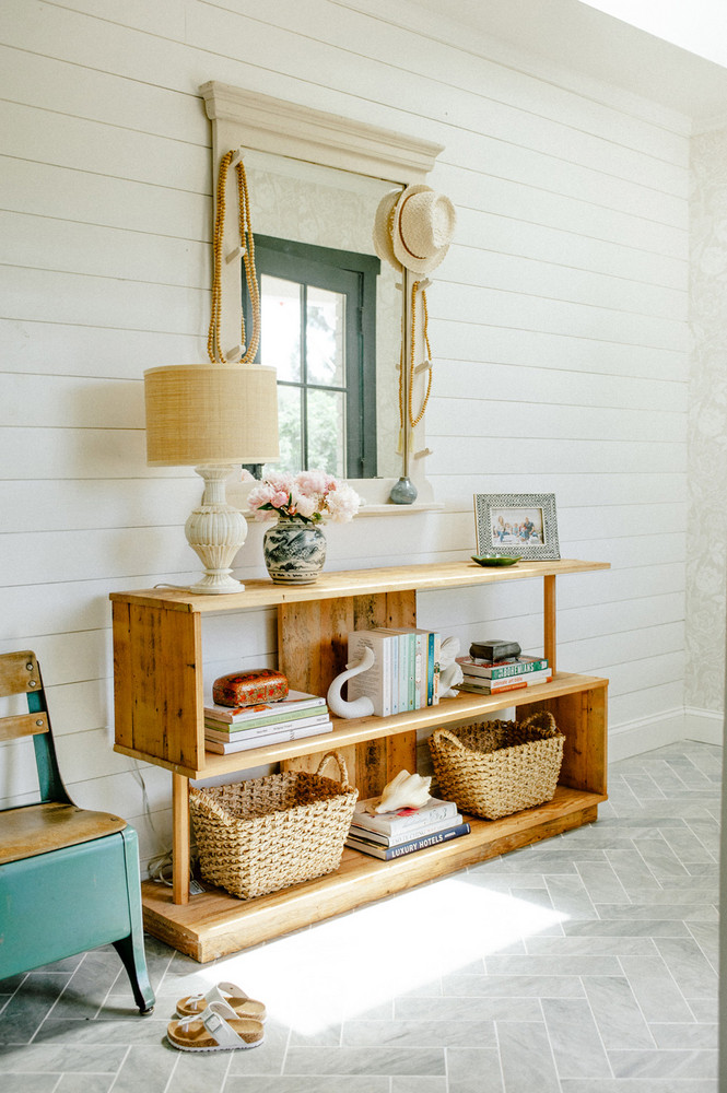 this-home-blends-swedish-country-with-cali-cool-and-nails-it-5ab2cbc9604f27084a0d83c3-w1000_h1000.jpg