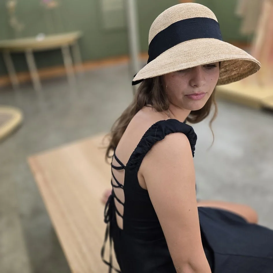 flapper style raffia