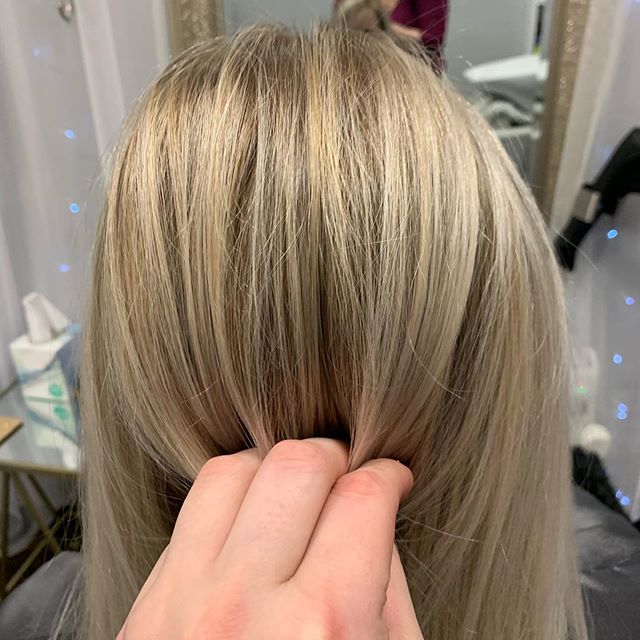 Can i get an AMEN!?! Gorgeous blonde hair with dimension! #birminghamhairstylist #highlightsandlowlights #alabamahaircolorist #balayagehair