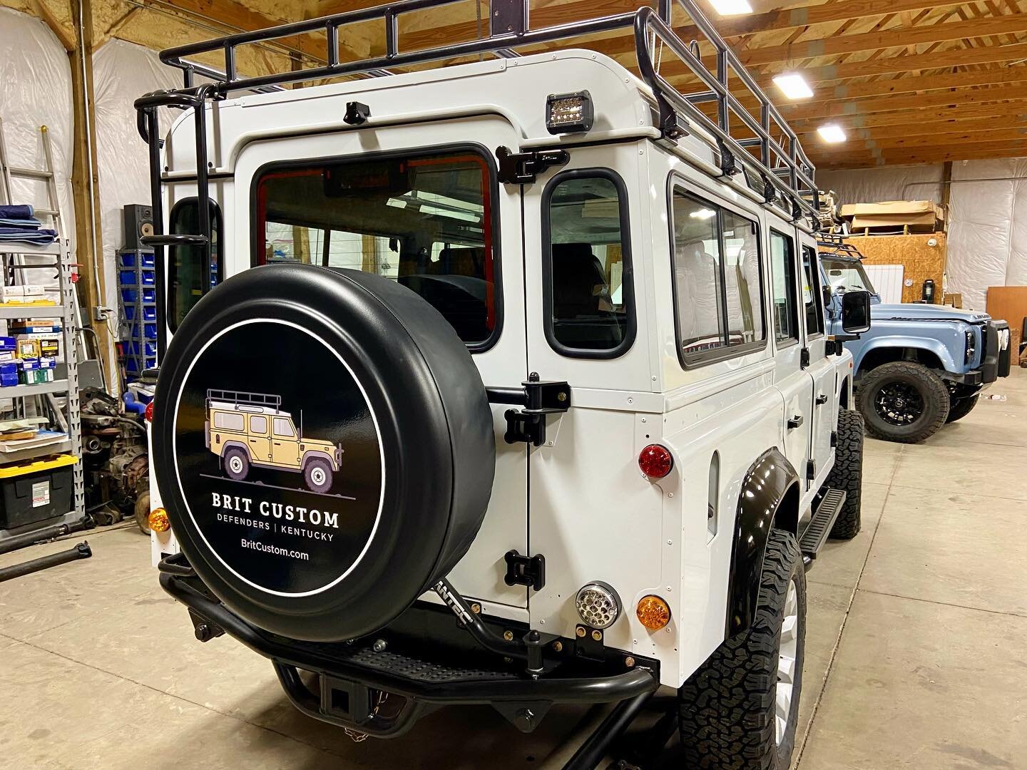 Workshop Wednesday.. #workworkwork #defender110 #300tdi #best4x4byfar #landrover #fujiwhite #dreams #custom #handbuilt #outdoors #cooltrucks #kentucky