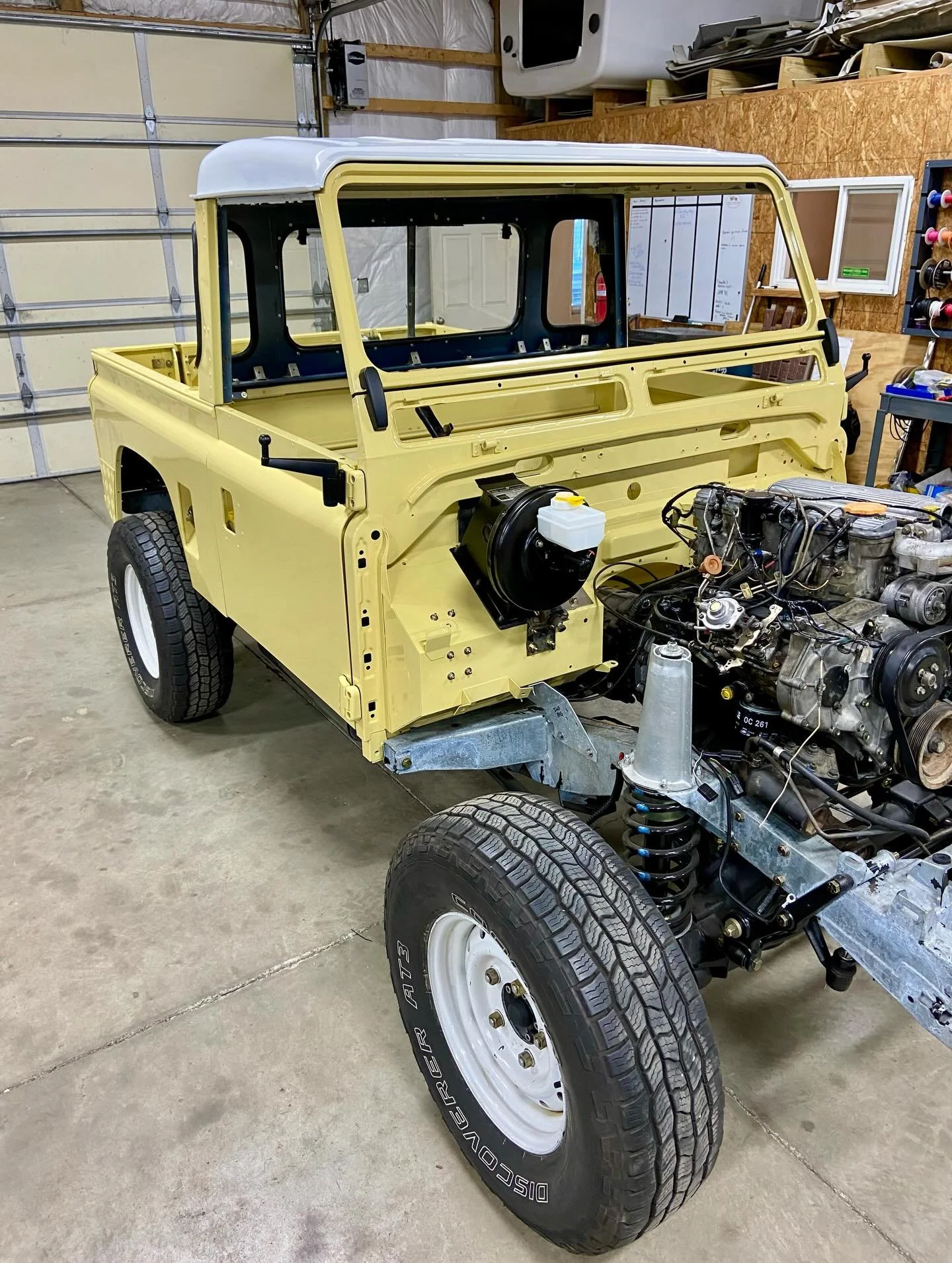 Happy Friday everyone..! #landroverdefender90 #pickuptruck #cuteorwhat #best4x4xfar #defenderlove