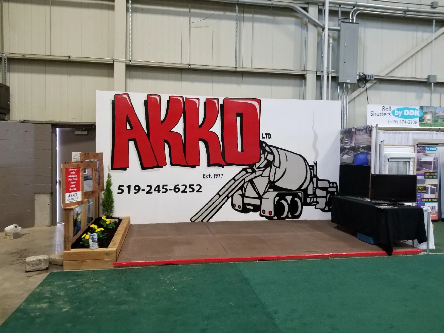 "AKKO HOME AND GARDEN SIGN"