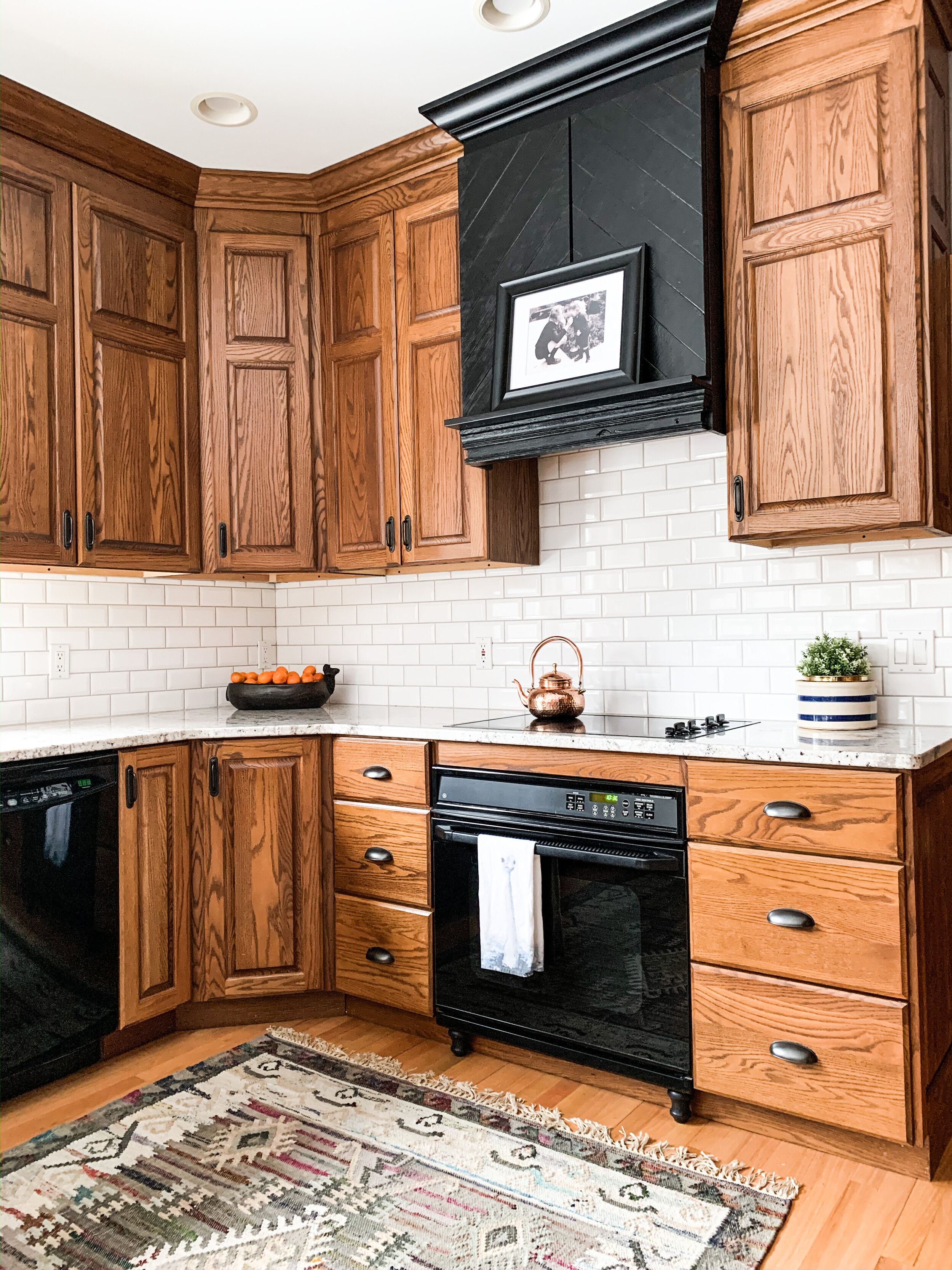 simple kitchen color ideas with oak cabinets