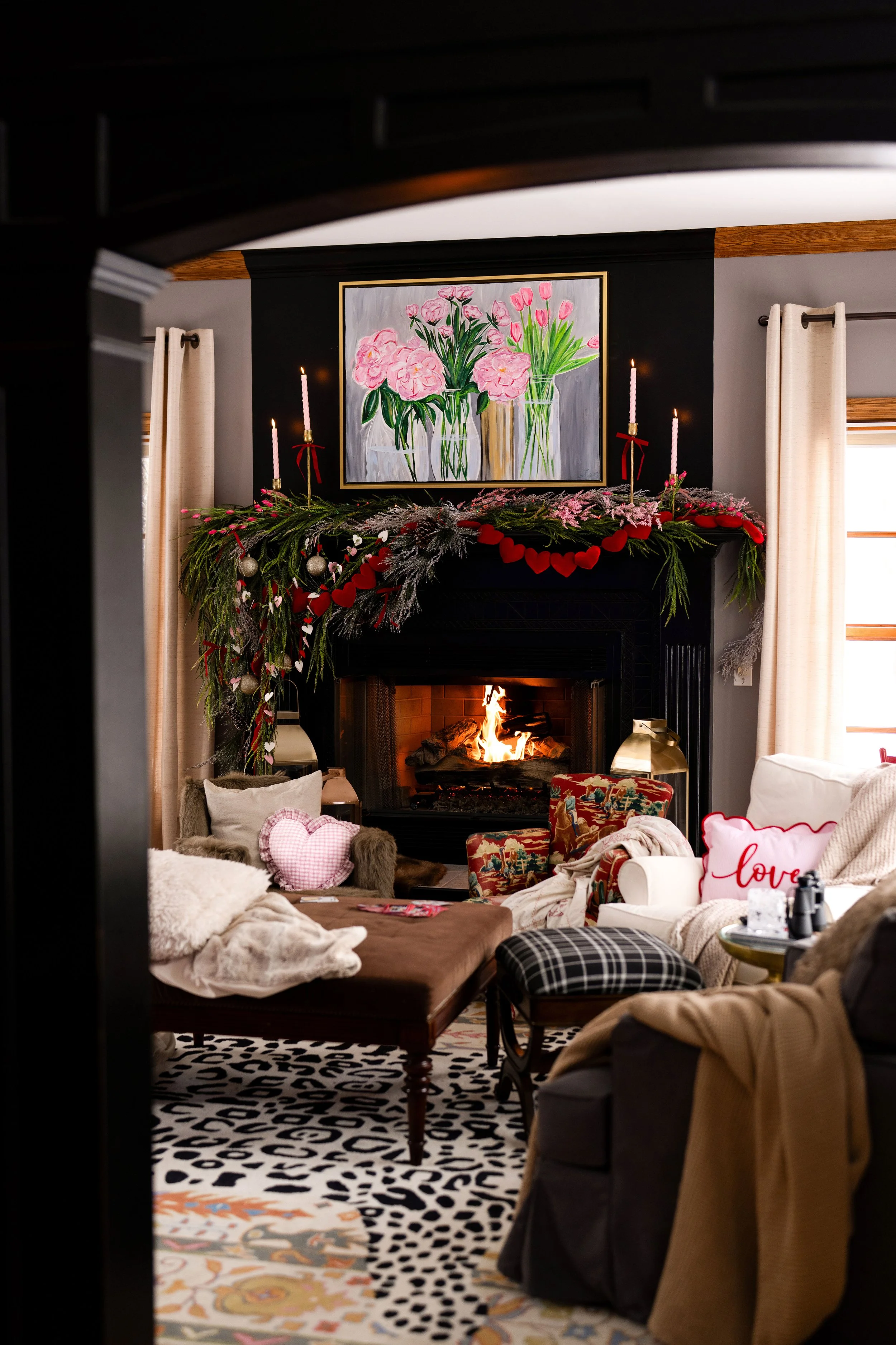valentine's-day-fireplace-mantel.jpg