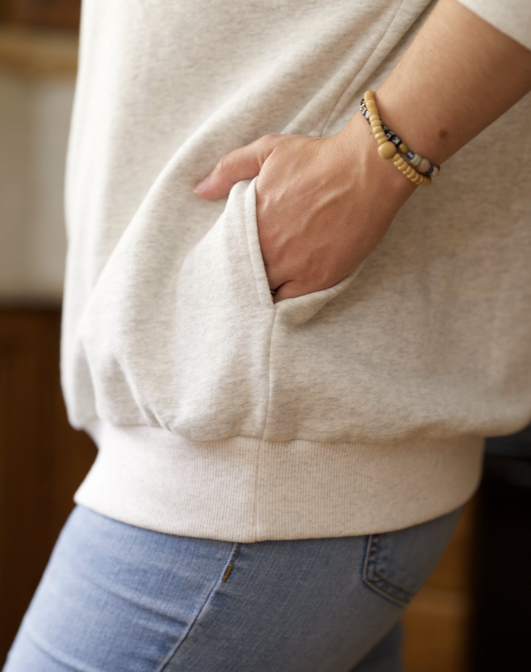 pockets in sweatshirt.png