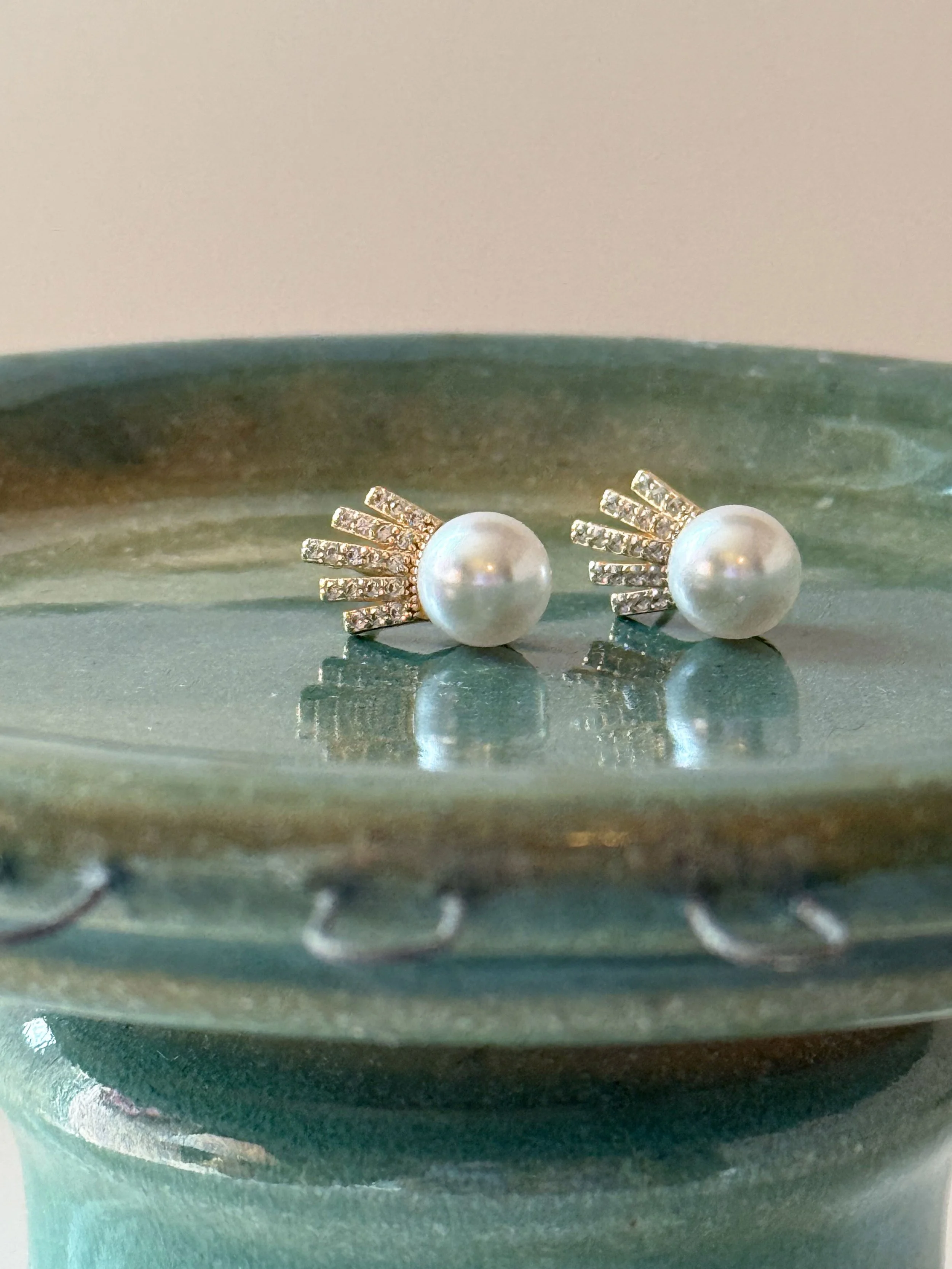 queen-pearl-earrings.jpg