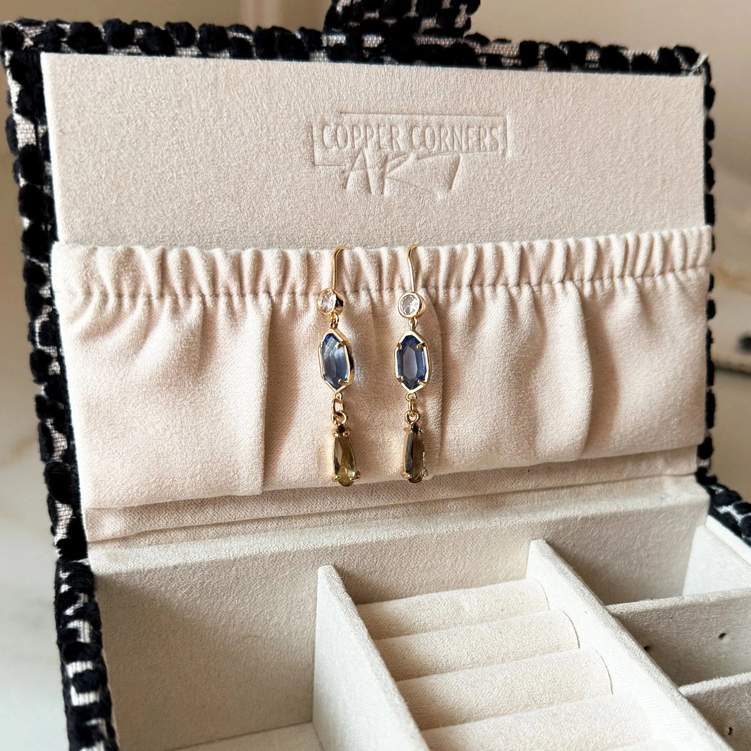 dangle-earrings.jpg