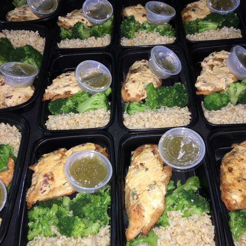 Jalapeno Popper Baked Chicken If you enjoy jalapeno poppers, you are in for a treat! You will enjoy juicy flavor packed chicken breast topped with my special creamy jalapeno popper mix. Served with a side of brown rice and broccoli.