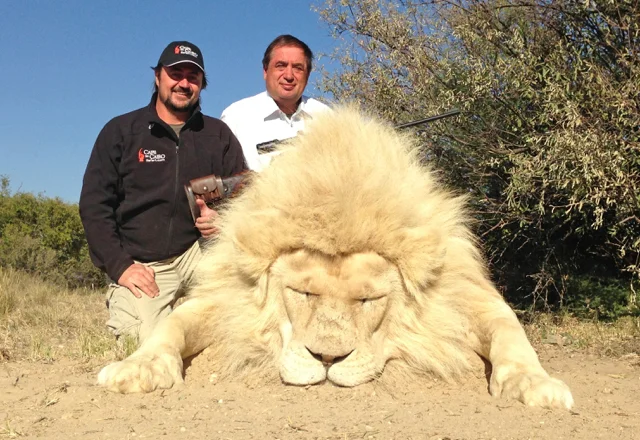 hunt in africa- Dangerous game18.jpg