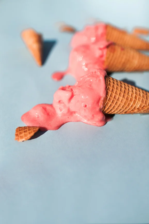 Stocksy_txp535c5fe3uhl100_Small_902008_icecream.jpg