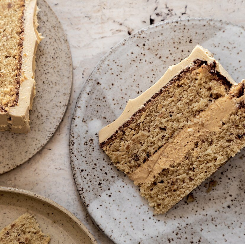 piece of cake 
___

#almondcake #caramelbuttercream #toastedalmonds #foodtextures #earthytones #bakeituntilyoumakeit #cakelover #moodygrams #cakestyling #simplicityiskey #bespokeceramics #connectwiththeelements #alexandramitsiou