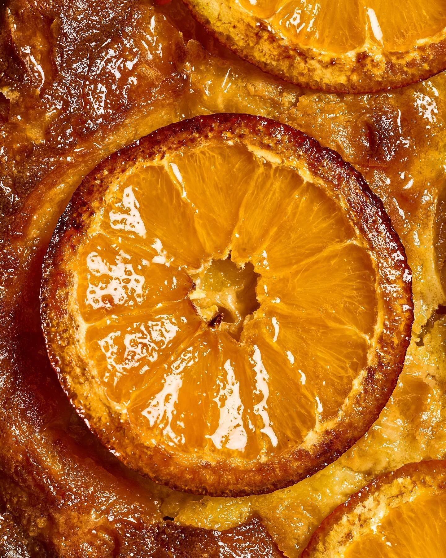 close ups for @gastronomos_ with @yannissikianakis 🍊🫠

_____
#orangepie #syruptexture #closeup #editorial #gastronomos #patisserie #patisseriegreece #foodstyling #foodstylinggreece #foodstylingathens