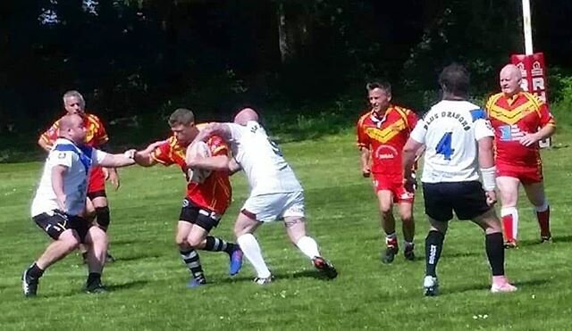 One from our masters team last year @l.knighty carries the ball into contact playing for @medwaydragonsrl masters vs @cardiff_blue_dragons_rl  masters. NEW Ravens also had Eddy Murray, Andy Cave and Paul Beard playing in the same match
.
.
.
.
.
.
#r