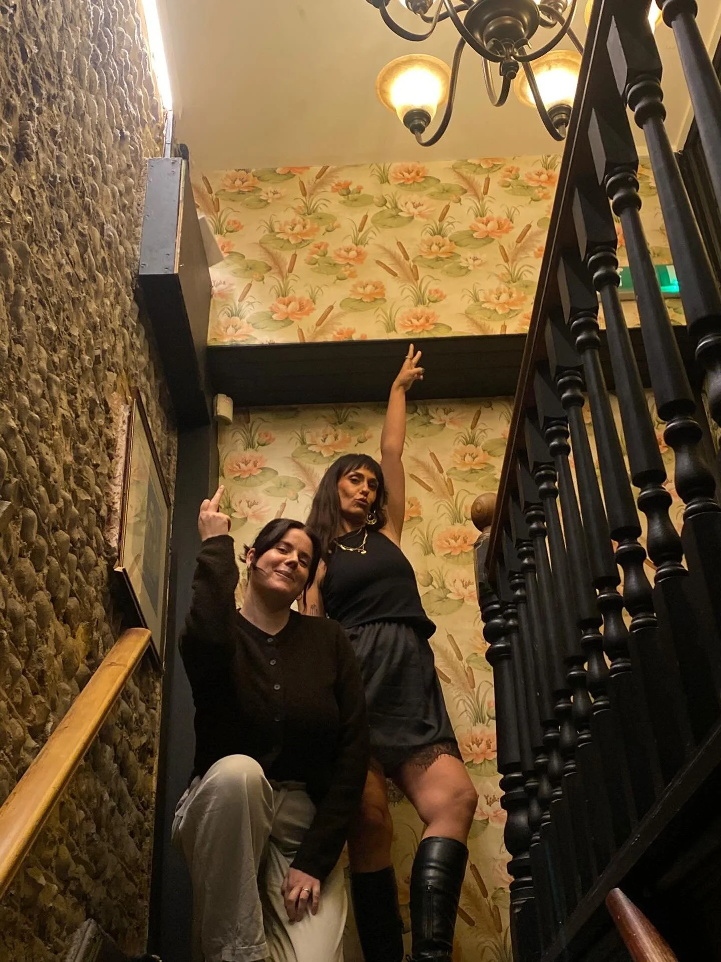 🩷HAPPY MOTHERS DAY🩷

We just wanted to say a big shout out to the mums of the Sig who keep the cogs turning, keep it cosy for everyone &amp; look after the team &amp; customers! Big up to Romy &amp; Tessa today&hellip; you are so loved &amp; you ab