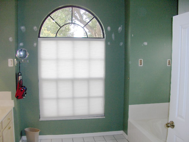 01 Master Bathroom Before 640.jpg