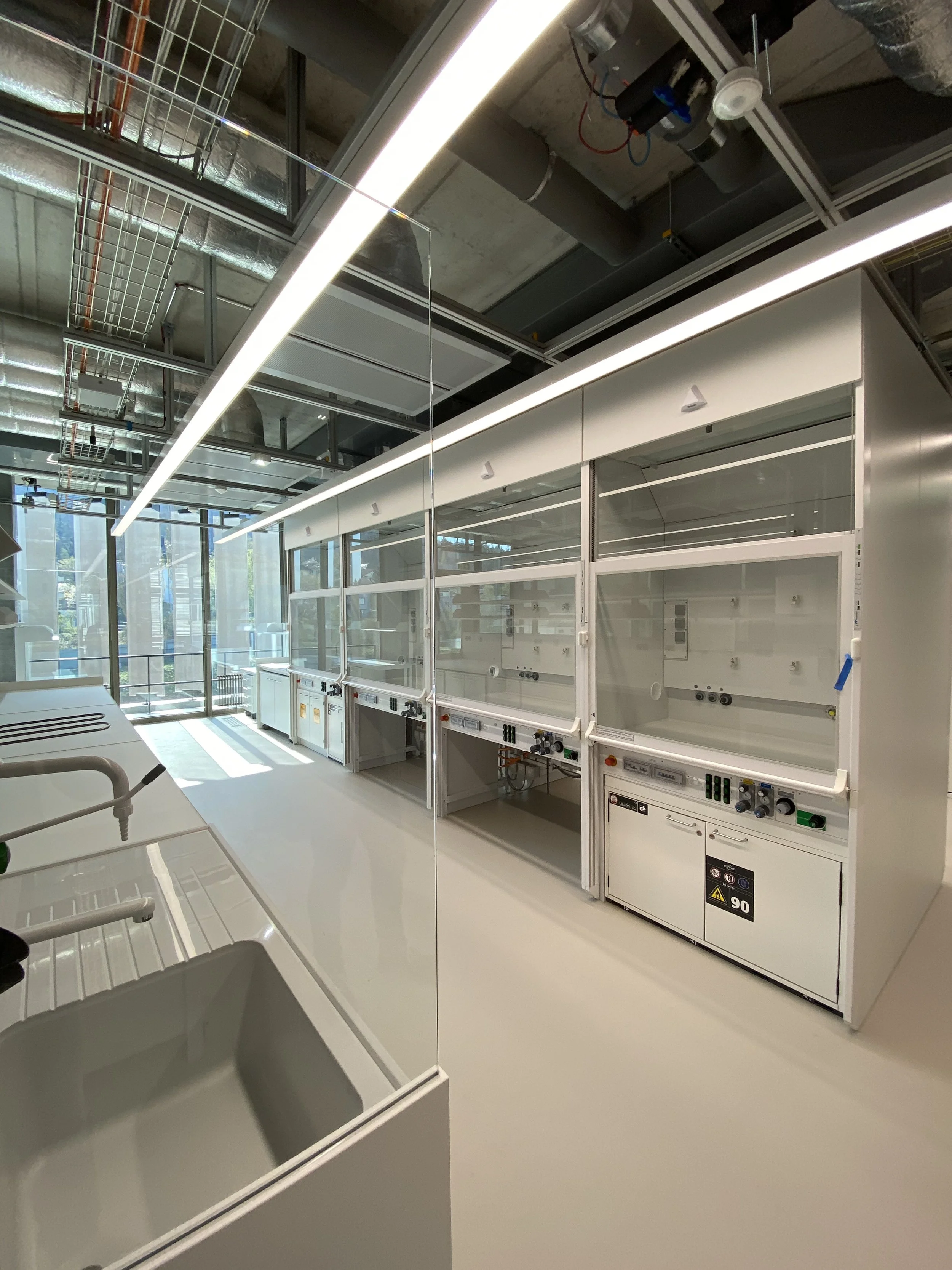 The laboratories — The Gademann Lab