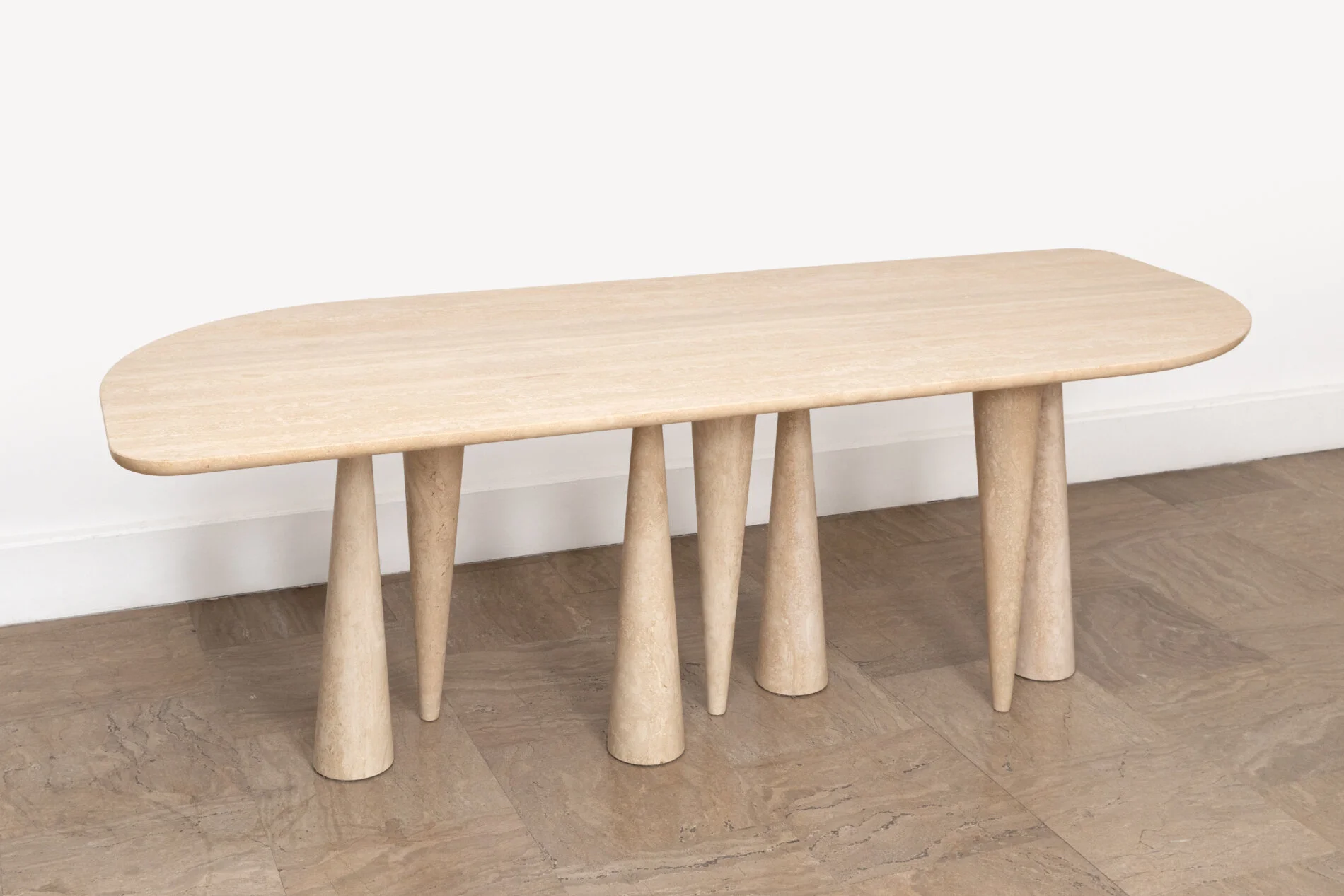 Moure Studio Collection mobilier haut de gamme silvia table travertin design.jpg