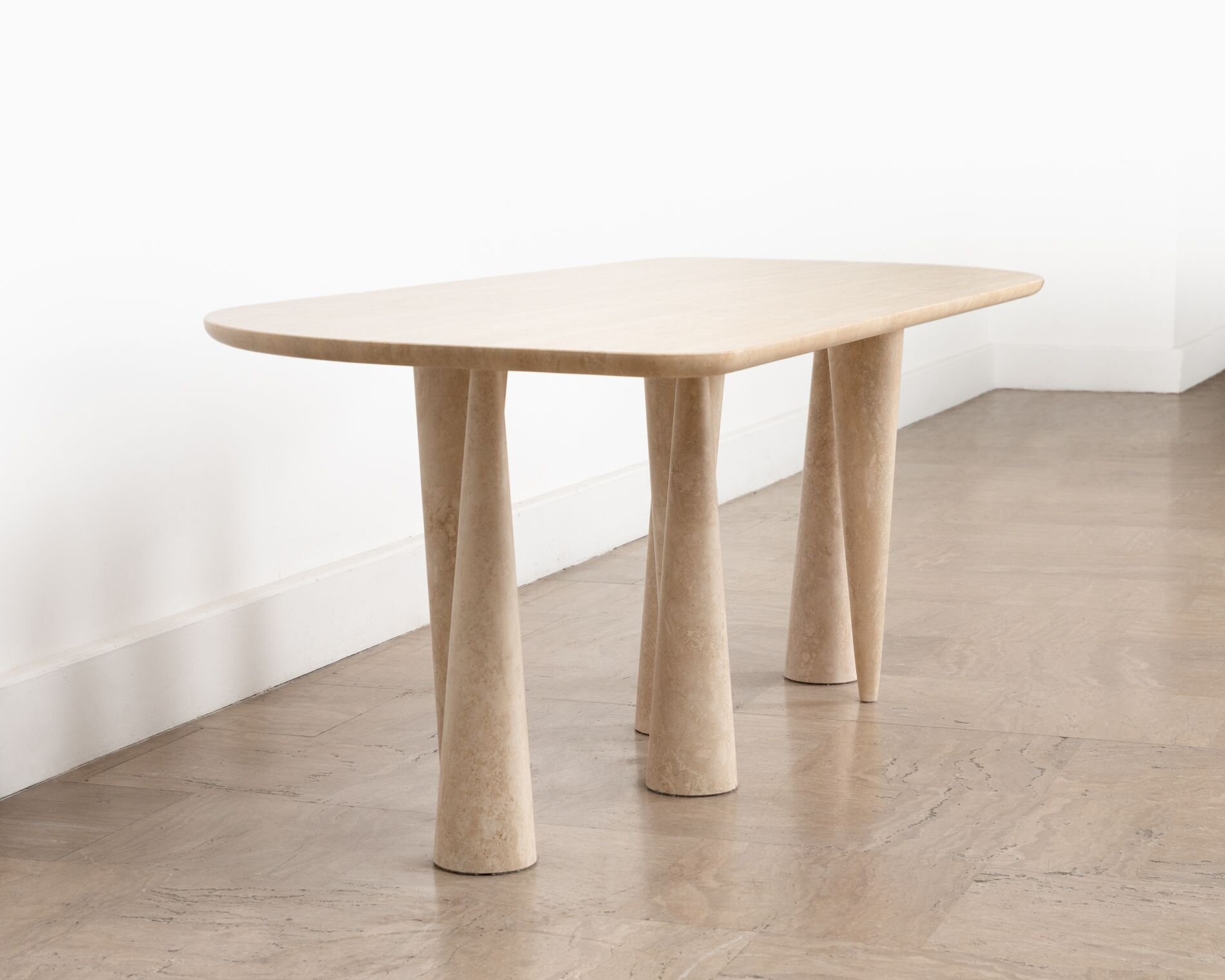 Moure Studio Mobiler haut de gamme Table Silvia 8.jpeg