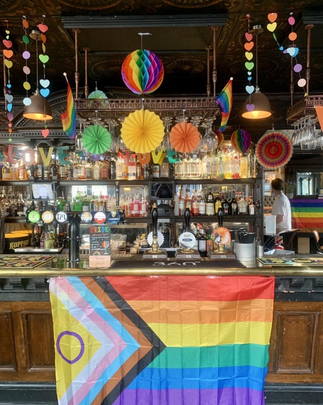 The decorations are up and we cannot wait for the weekend!🕺🏻🏳️&zwj;🌈

We have updated our website, www.victory.pub with all our info for this coming weekend and added links to some important charities supporting the LGBTQ+ community so please do 