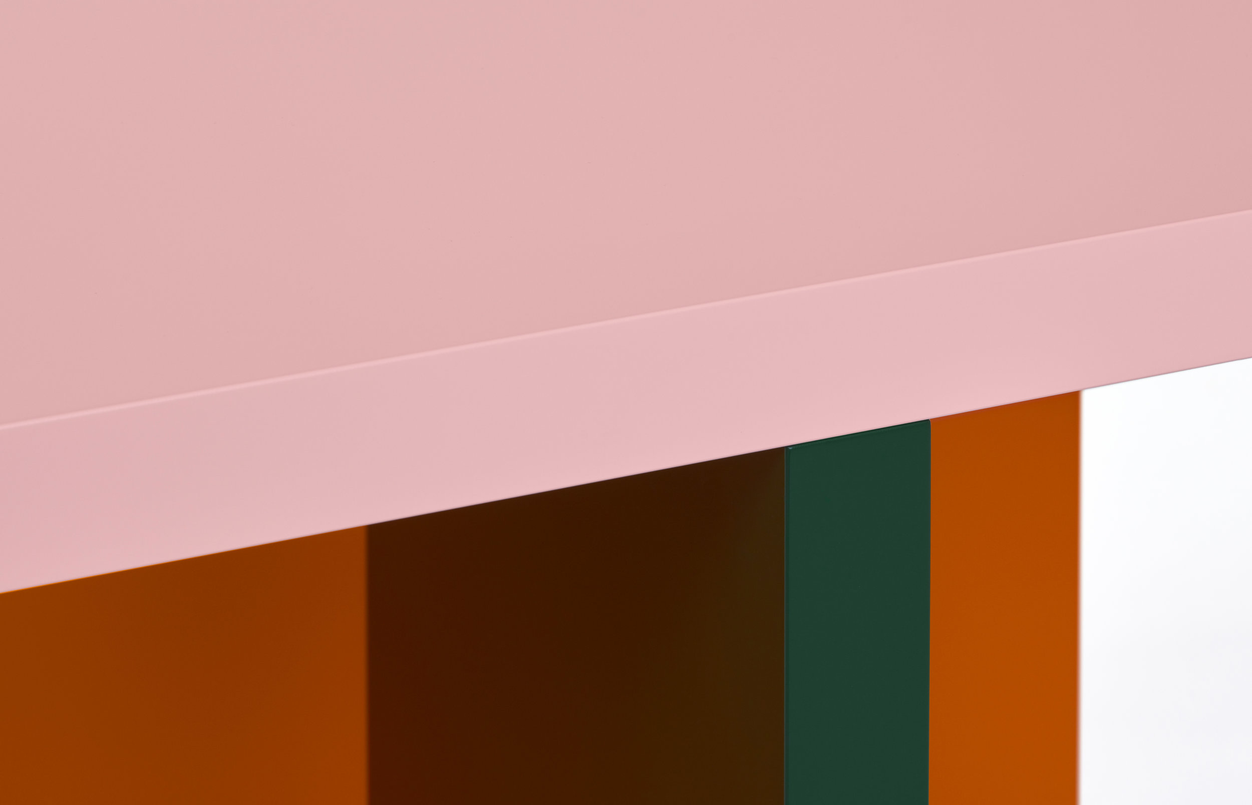 ABBONDIO table / Pic by Ragnar Schmuck
