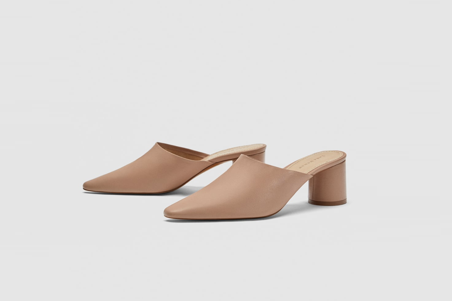 Monochrome leather mules / Zara