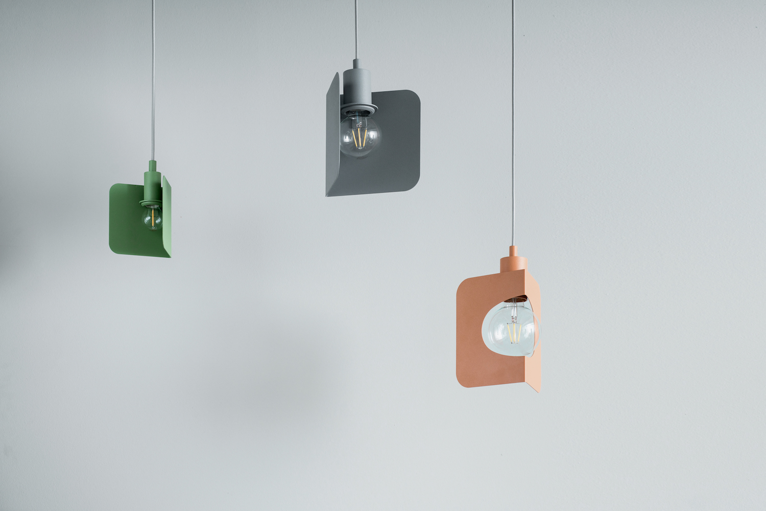  Bring the corners of your house some light and color with the Corner Pendant Lamp by  The Fild . 