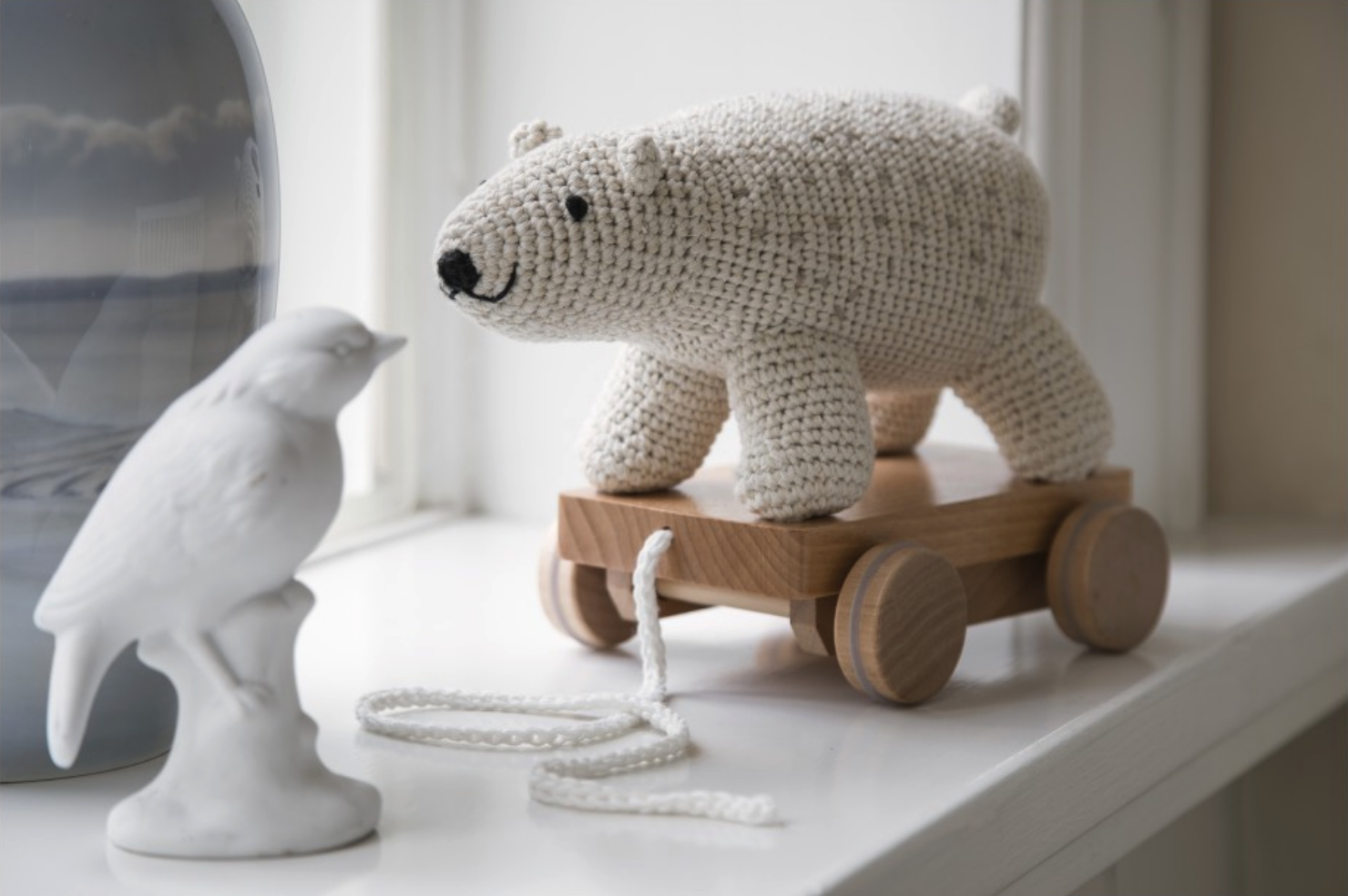   Sebra wheeled crochet polar bear  - Smallable 