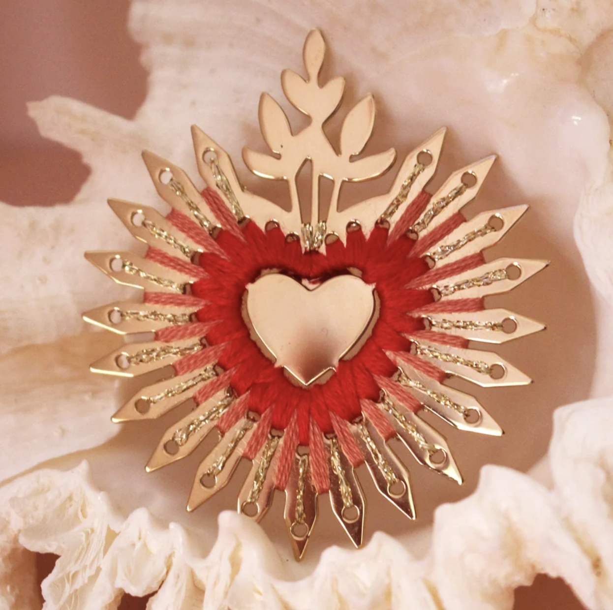   Flamboyant heart pin  - Christelle DIT Christensen 