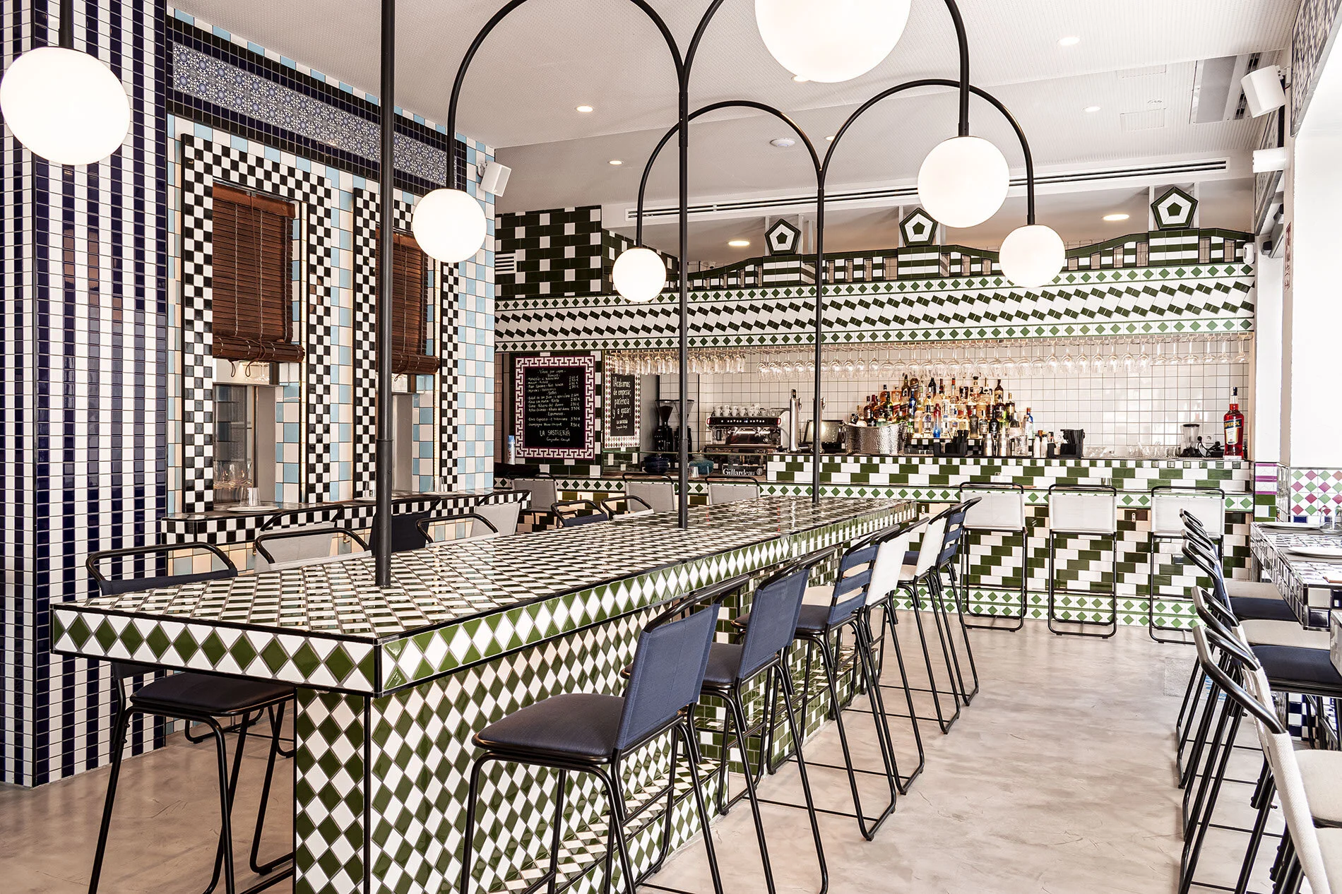 A lavish restaurant designed by Masquespacio