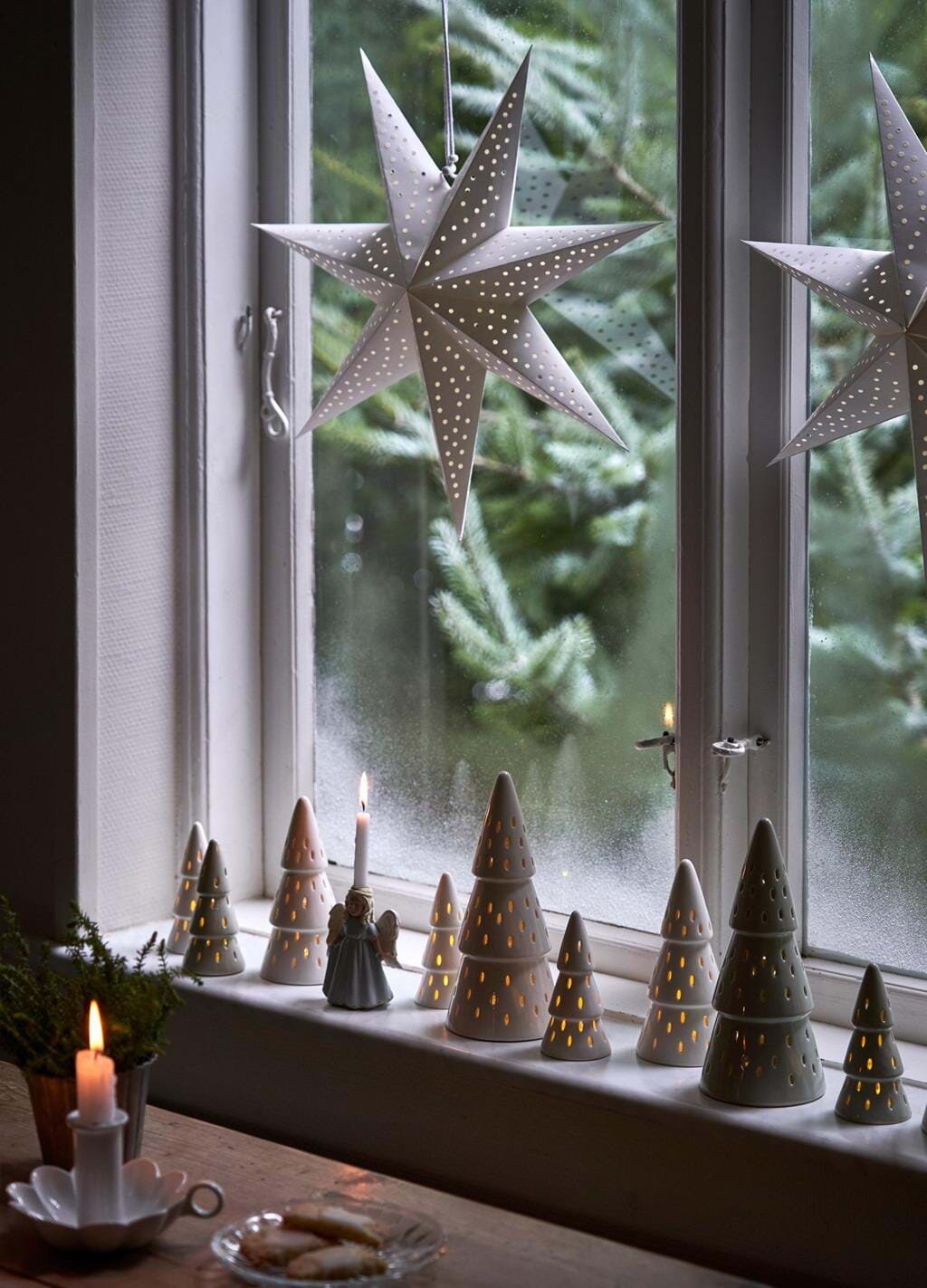2020-christmas-decoration-star-window-2-v1.jpeg