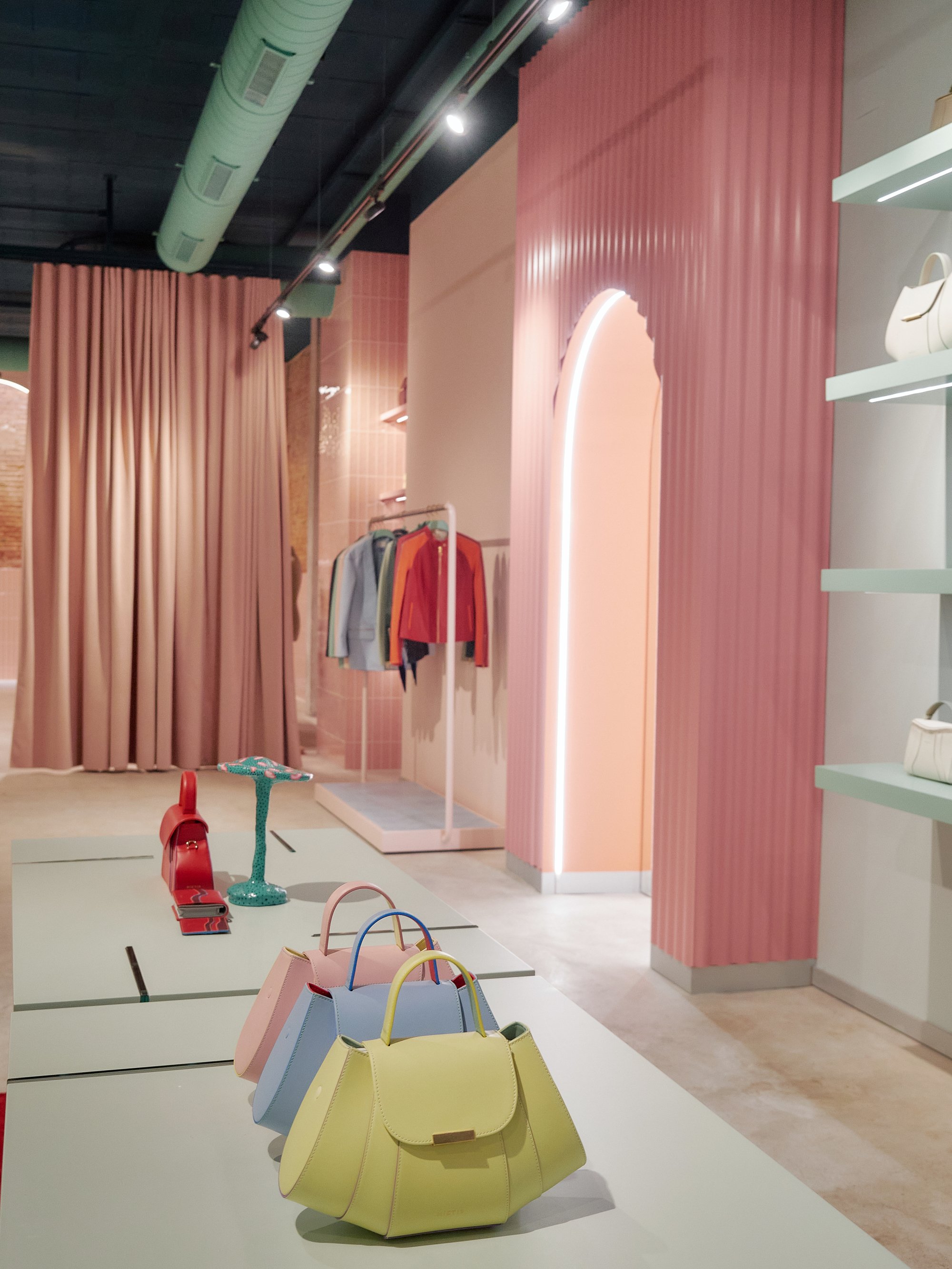 4 Best Interior Design Ideas for Clothing Store in 2022