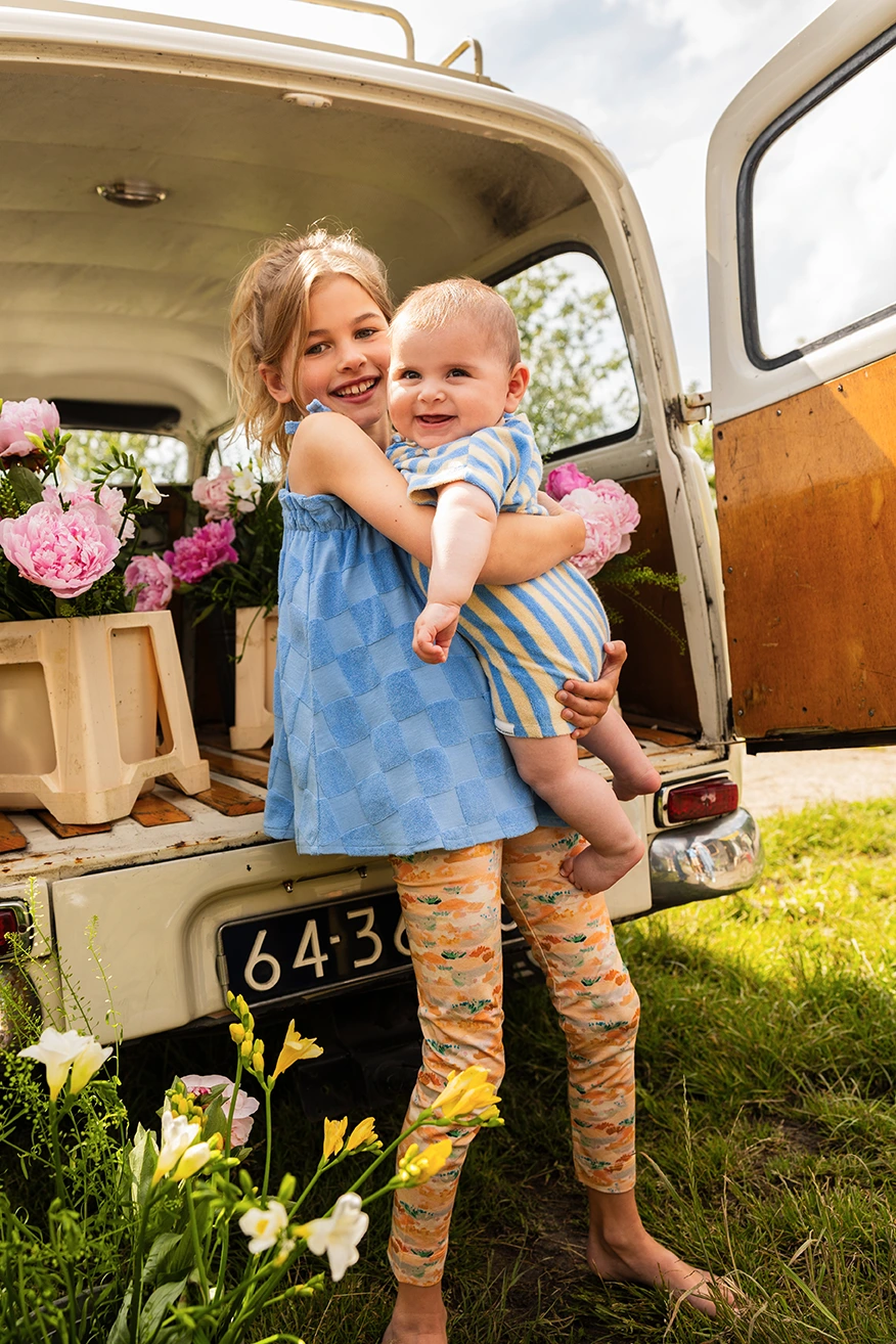  Discover the best summer essentials for babies! From breathable outfits to sun-safe gear, find everything you need to keep your little one cool, comfy, and protected for beach days, park strolls, and backyard fun. 