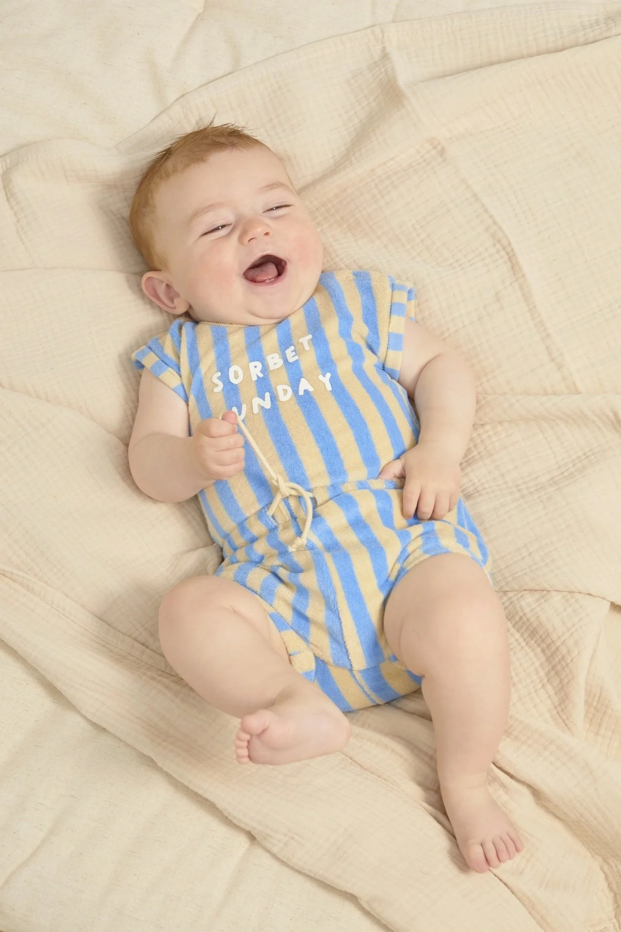  Discover the best summer essentials for babies! From breathable outfits to sun-safe gear, find everything you need to keep your little one cool, comfy, and protected for beach days, park strolls, and backyard fun. 
