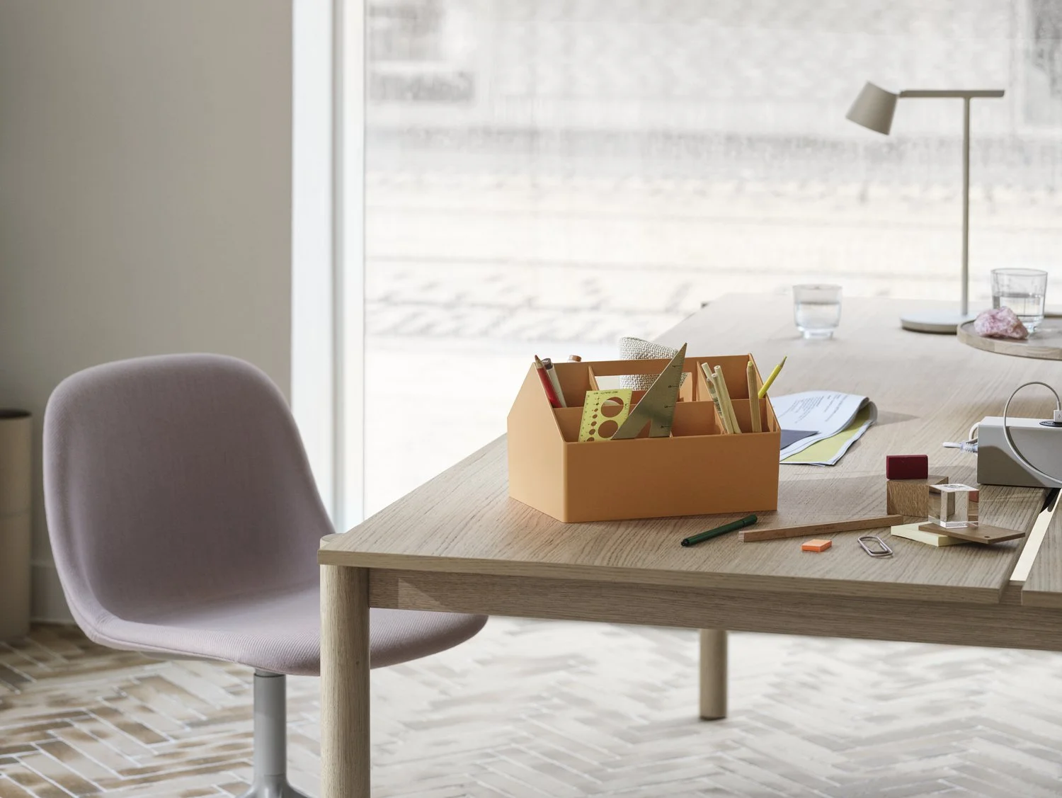 fiber-side-chair-swivel-base-twill-weave-620-linear-system-table-oak-sketch-toolbox-burnt-orange-tip-table-lamp-wide-org_7.jpg